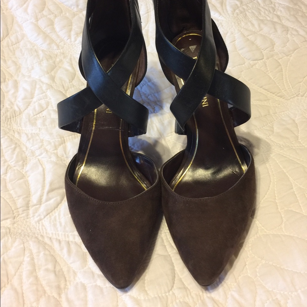 gorgeous two-tone pumps